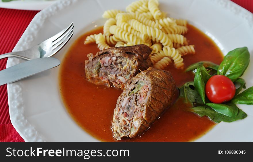 Meat and Pasta With Cherry Tomato Dish