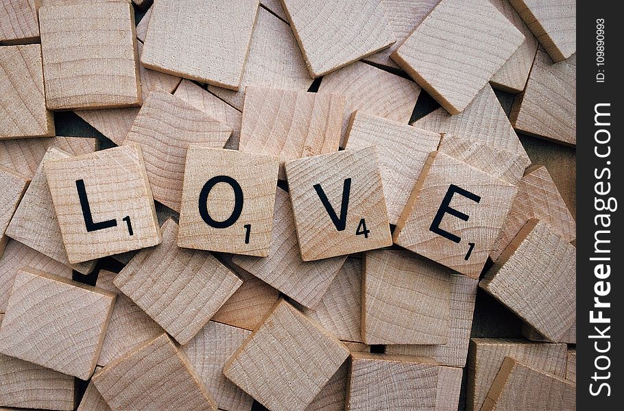 Love, Scrabble, Text