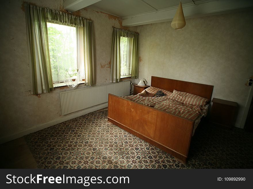 Bed, Bedroom, Curtains