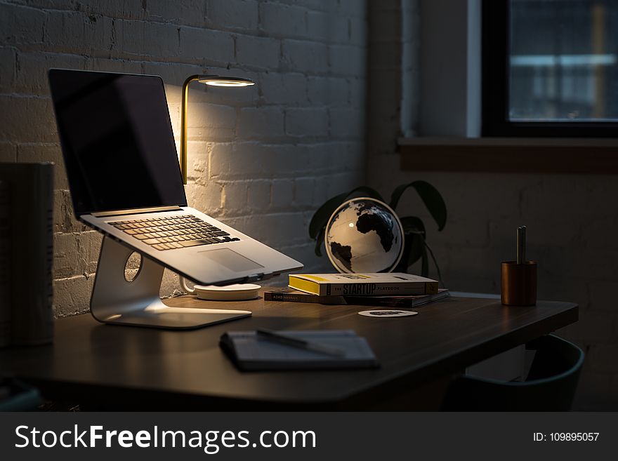 Apple, Computer, Desk