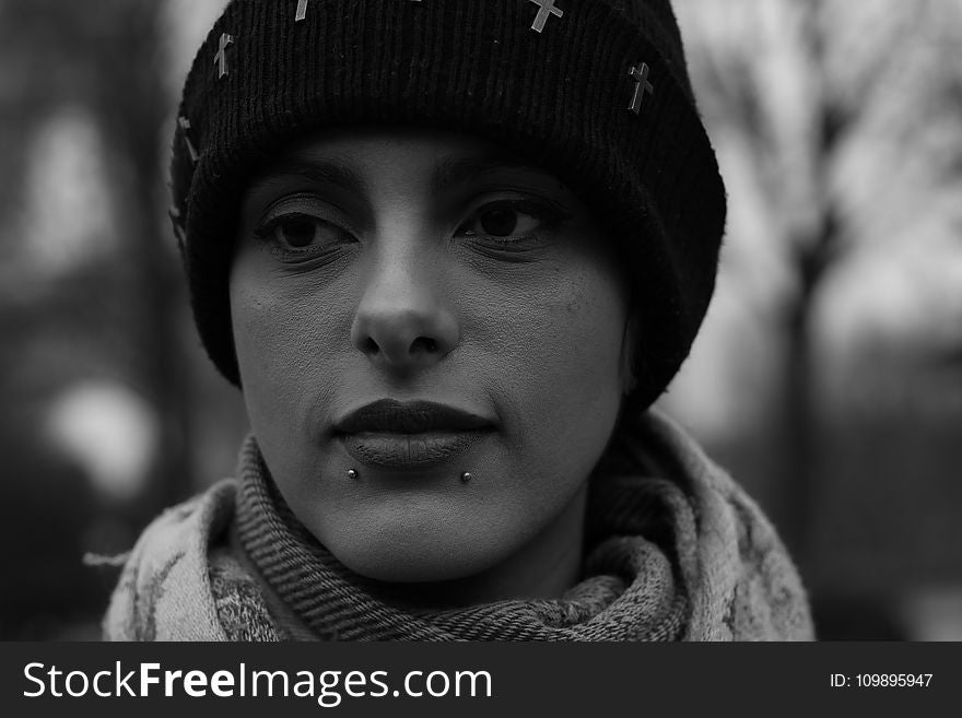 Black-and-white, Blur, Cap