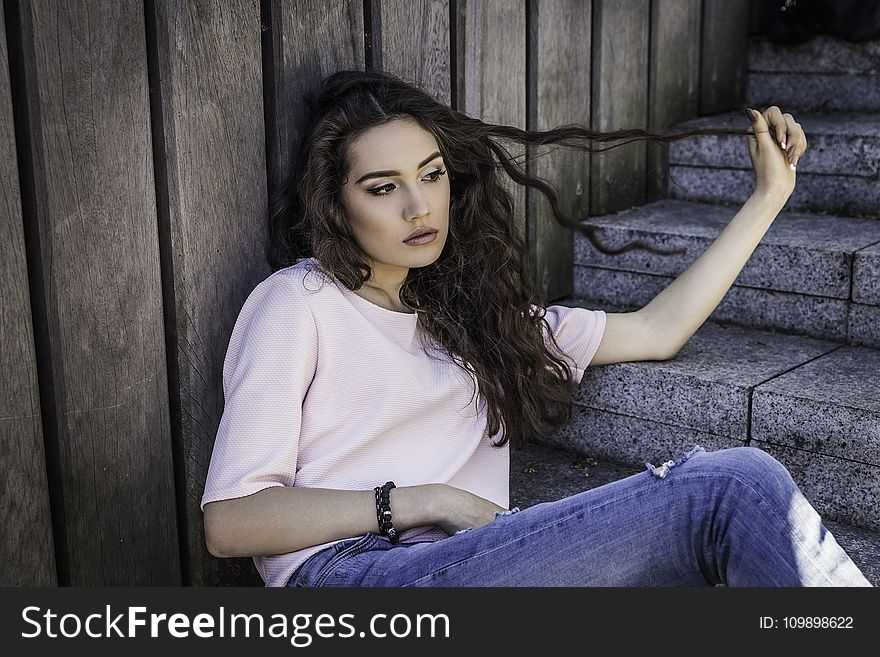 Brunette, Casual, Curly