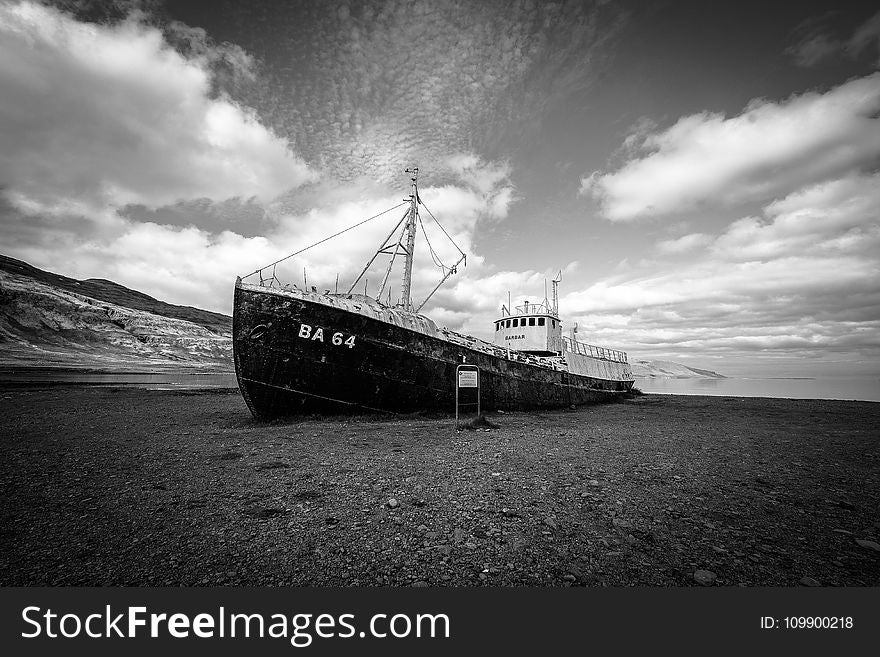 Abandoned, Beach, Black-and-white