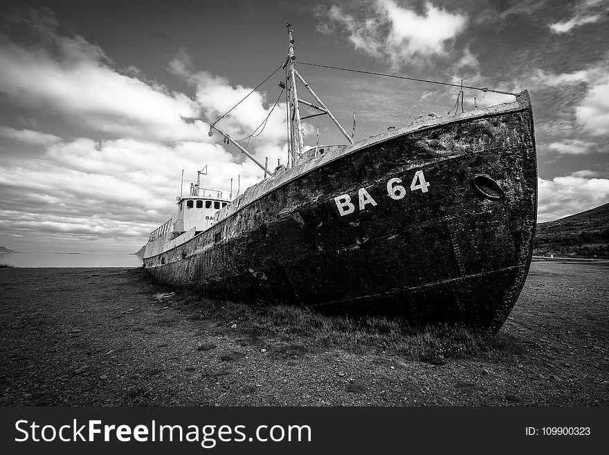 Abandoned, Beach, Black-and-white