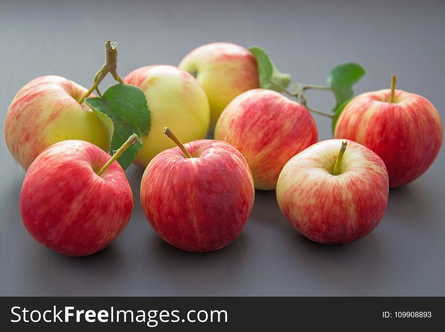 Close-up Photography of Apples
