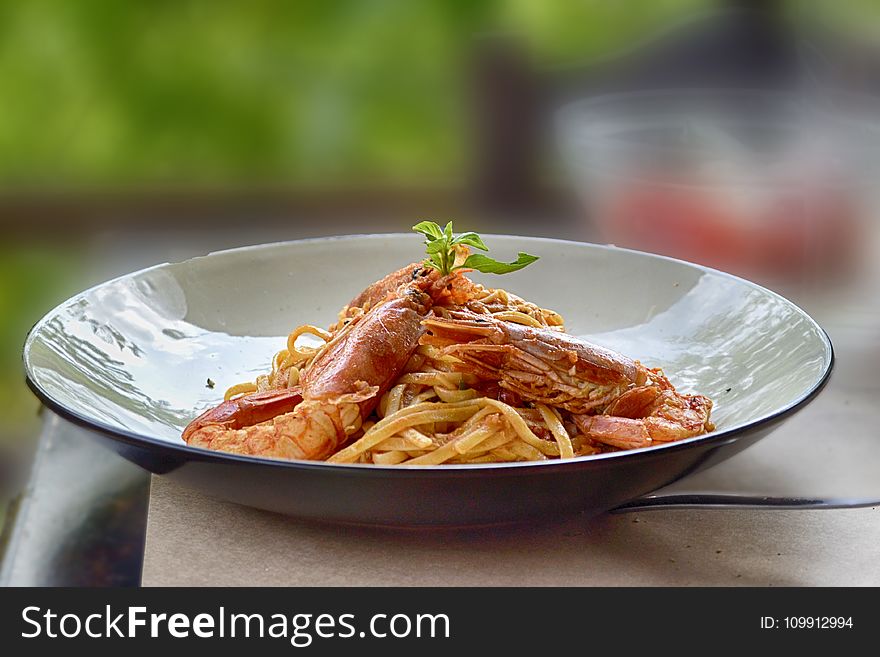Close-Up Photography of Cooked Shrimps and Pasta