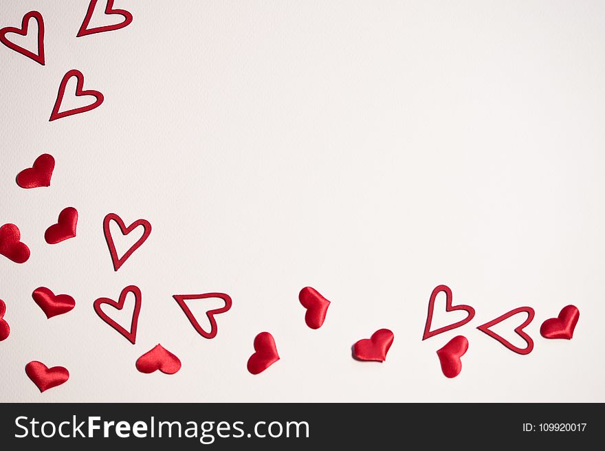 Mini Red Hearts Wallpaper