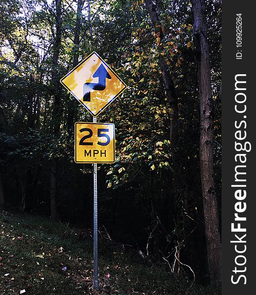 Yellow 25 Mphg Road Signage