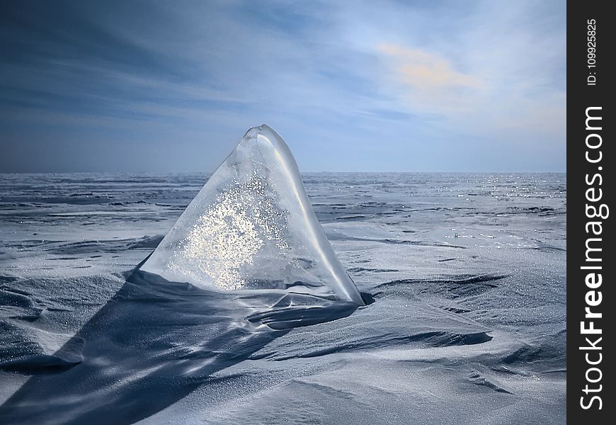Triangular Ice in Sand