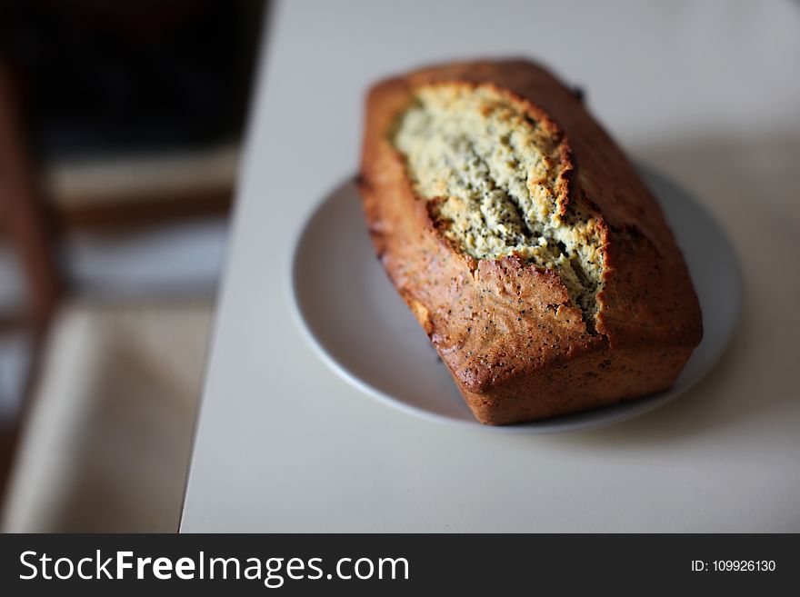 Close-Up Photography of Banana Bread on Saucer