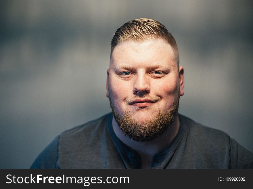 Man Wearing Black Shirt