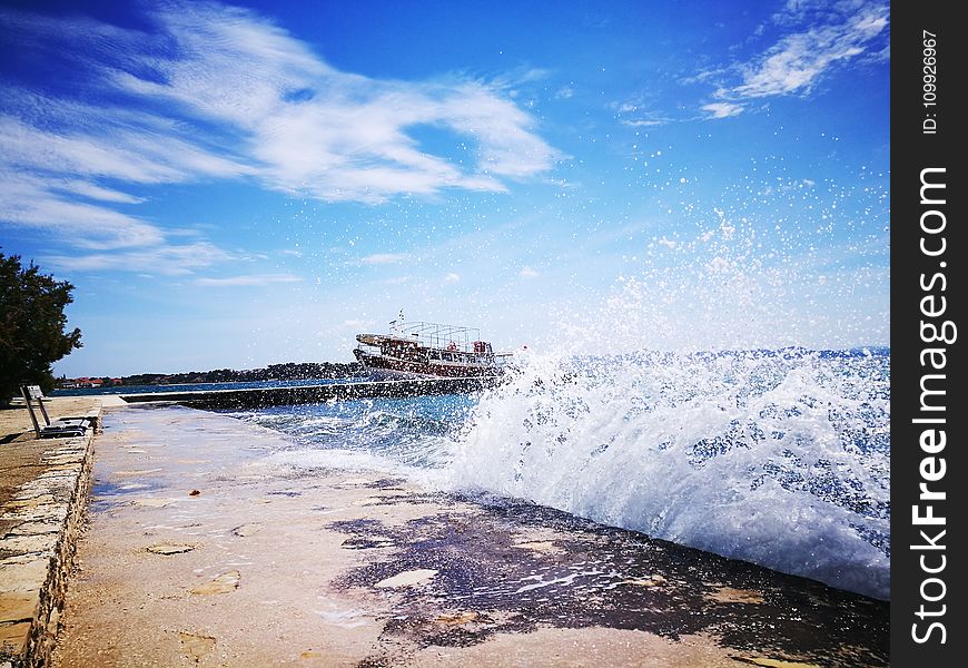 Photo of Wave Under Clear Sky