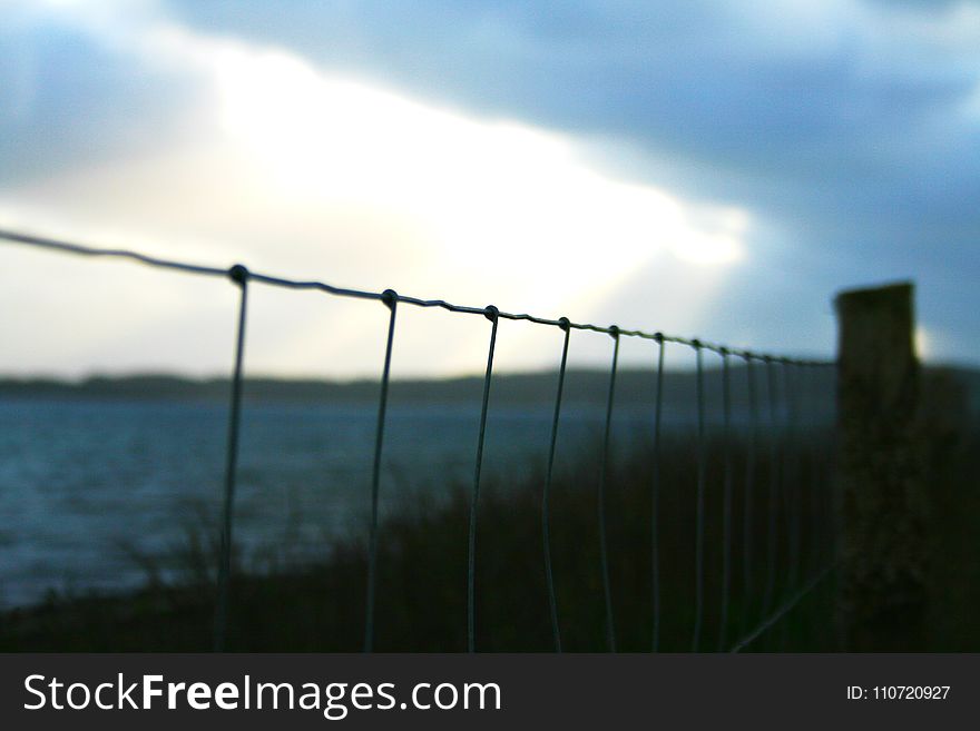 Selective Focus Photography of Gray Wires