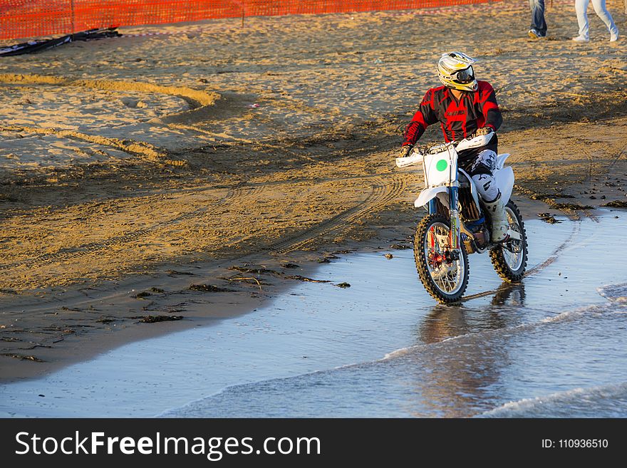 Land Vehicle, Water, Cycling, Bicycle
