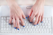 Female Hands Typing On White Laptop Keyboard Stock Photography Female Hands Typing On White Laptop Keyboard Stock Photography