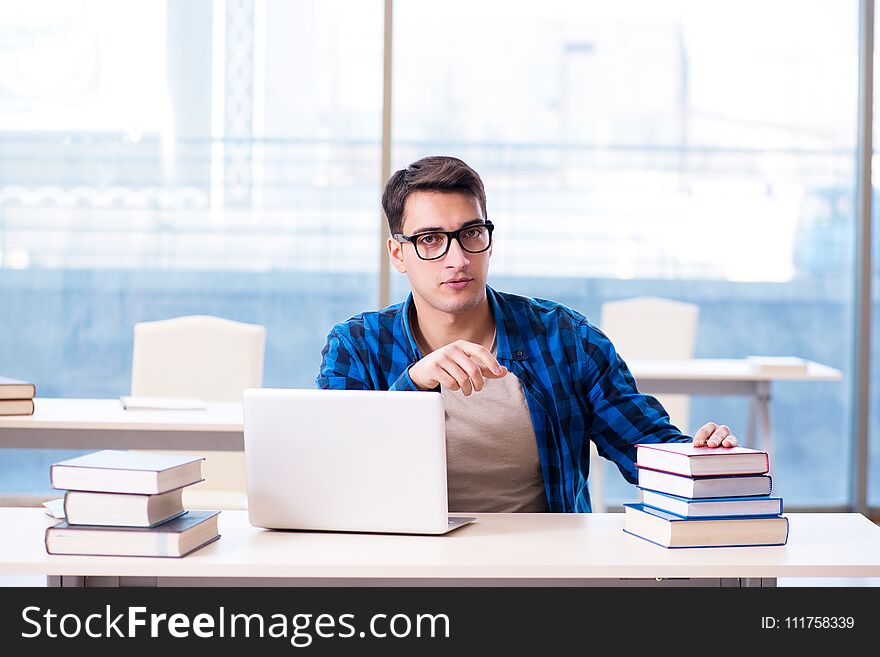 Student in telelearning distance learning concept reading in lib