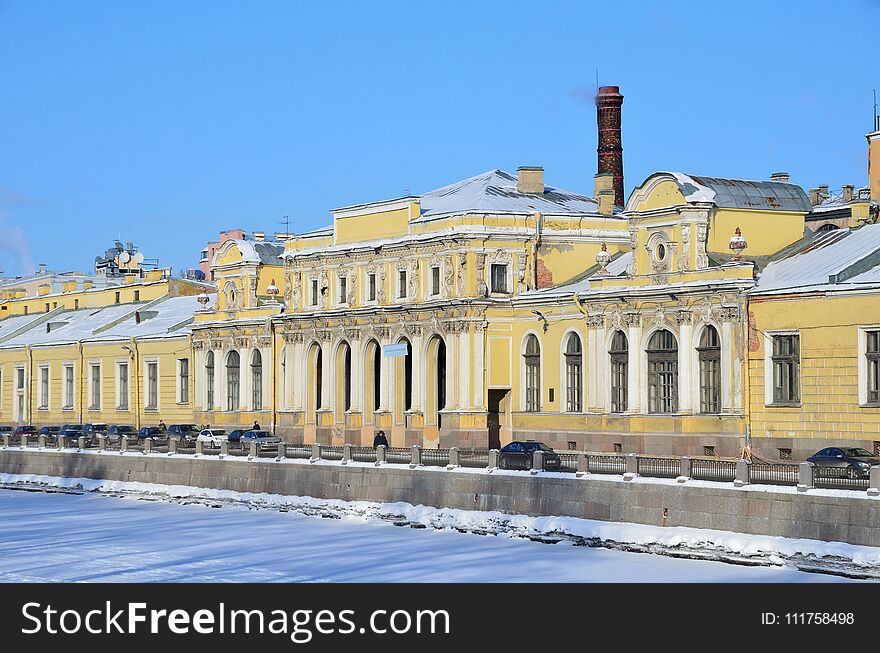 Saint Petersburg, embankment of the Fontanka river in winter. House, 10. Salt town, 19 century