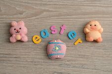 A Pink Bunny Shape Marshmallow, A Chicken Shape Marshmallow And An Egg With The Word Easter Royalty Free Stock Photography