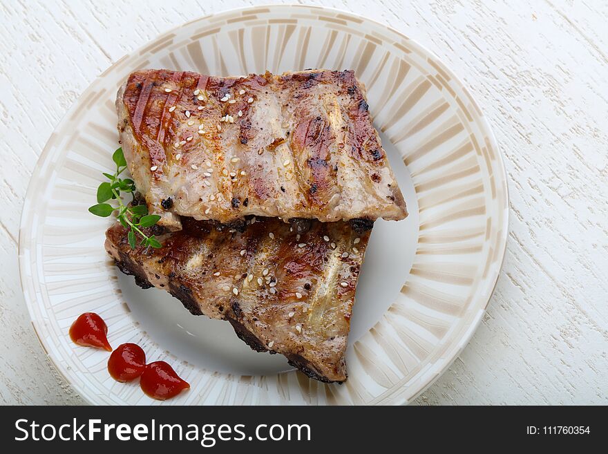 Grilled pork ribs