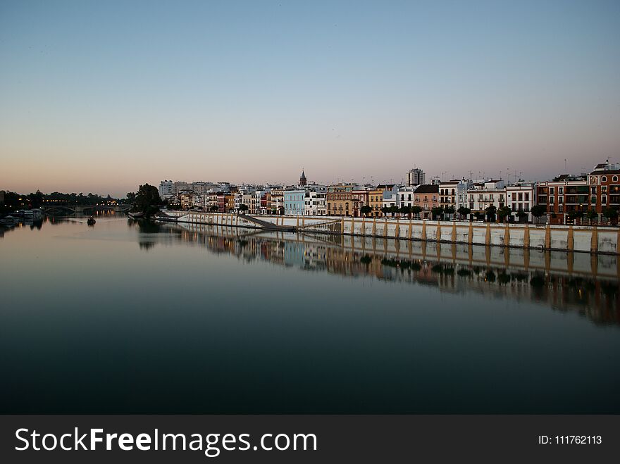 The colors of the popular district of Triana along the Guadalquivir