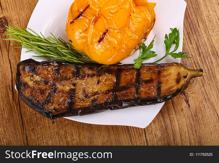 Grilled eggplant with bell pepper and rosemary