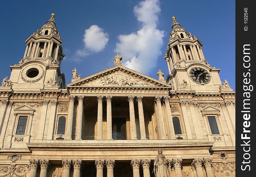 Historic London cathedral and famous tourist attraction. Historic London cathedral and famous tourist attraction.