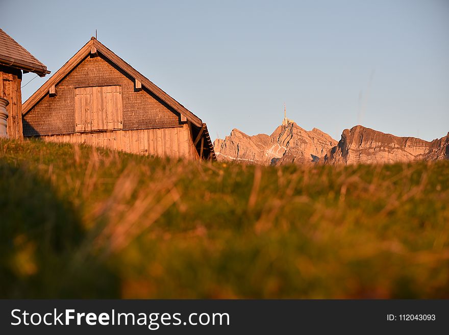 Sky, Mountainous Landforms, Mountain, Field