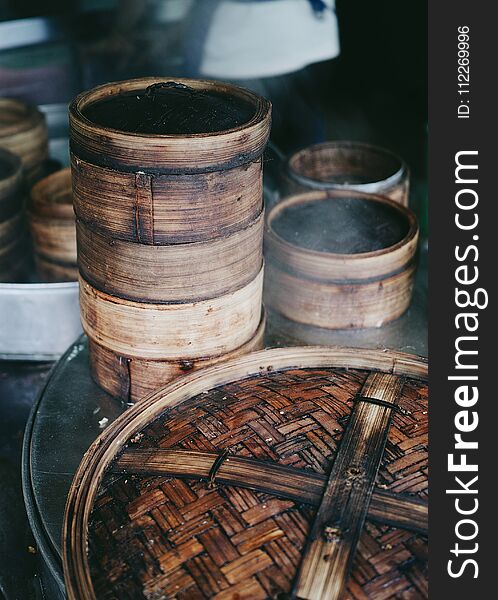 Bamboo steamer or bamboo slow cooker for dim sum