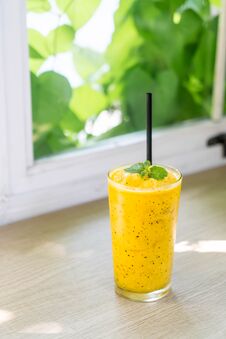Passion Fruit Smoothie Stock Photography Passion Fruit Smoothie Stock Photography