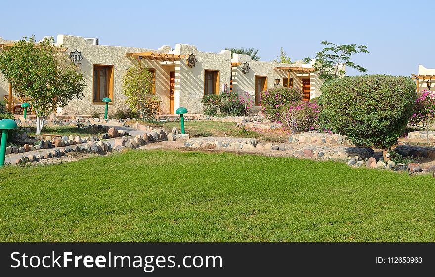 Beautiful garden. Bungalows Egypt Hurghada. Beautiful garden. Bungalows Egypt Hurghada.