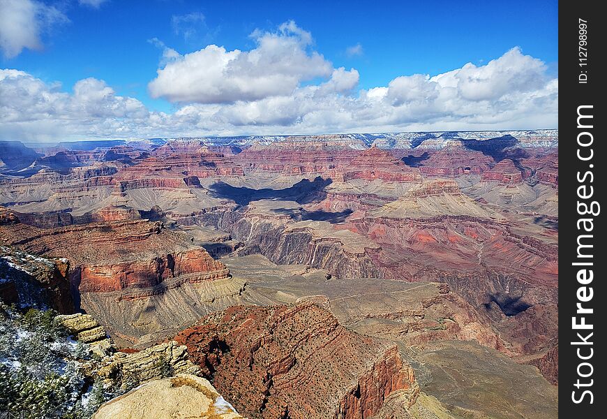 Beautiful cliff views of the Grand Canyon in Arizona