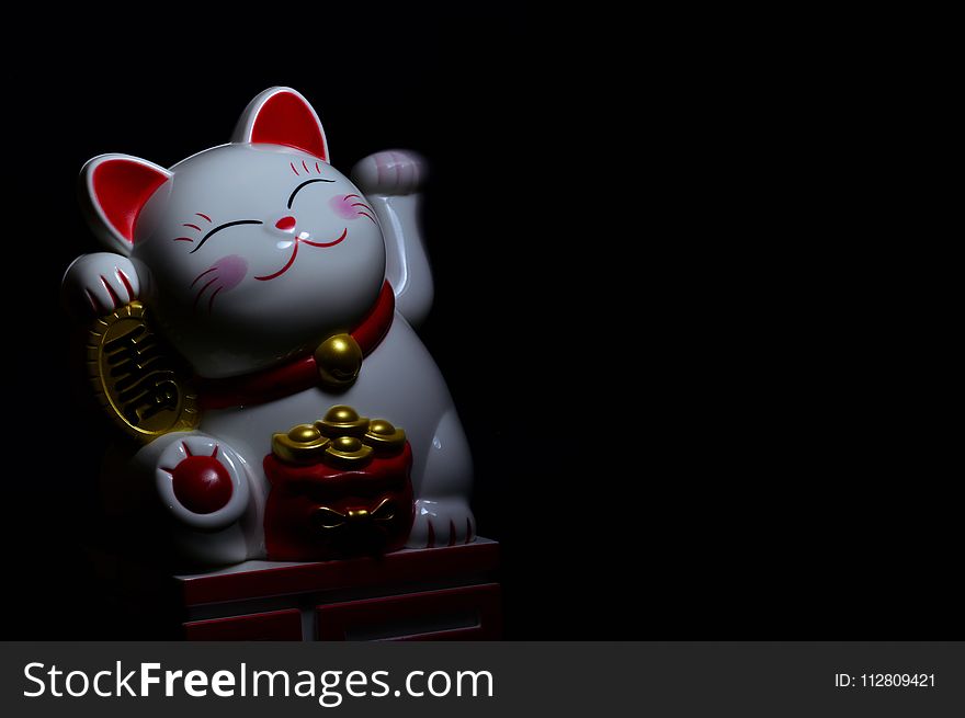 Photo Of Maneki-neko Figurine