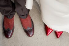 Top View Of Groom S And Bride S Legs In Stylish Shoes On The Background Of Green Grass Stock Images Top View Of Groom S And Bride S Legs In Stylish Shoes On The Background Of Green Grass Stock Images