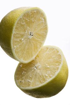 Two Lemons Under Water Royalty Free Stock Photography Two Lemons Under Water Royalty Free Stock Photography