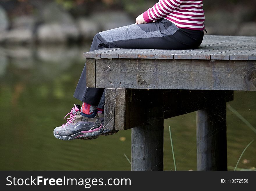 Footwear, Sitting, Shoe, Grass