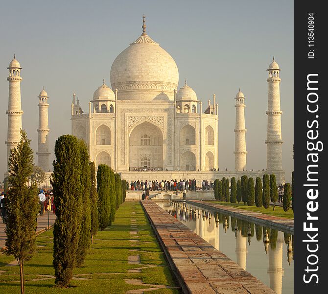 Taj Mahal , A Famous Historical Monument