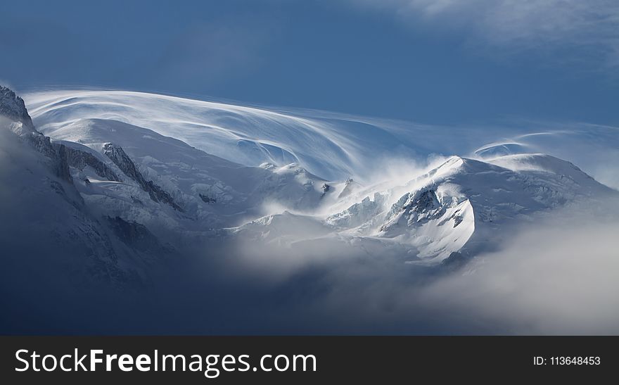 Sky, Cloud, Mountainous Landforms, Atmosphere