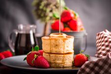 Cakes With Fresh Strawberries Royalty Free Stock Photography
