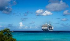 Cruise Ship In Crystal Blue Water Stock Photography Cruise Ship In Crystal Blue Water Stock Photography