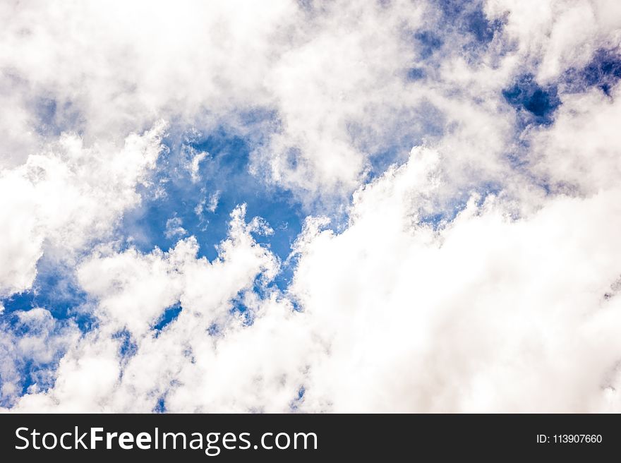 Blue Sky With White Clouds Screenshot
