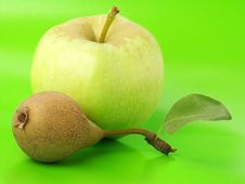 Apple & Pear Royalty Free Stock Images Apple & Pear Royalty Free Stock Images