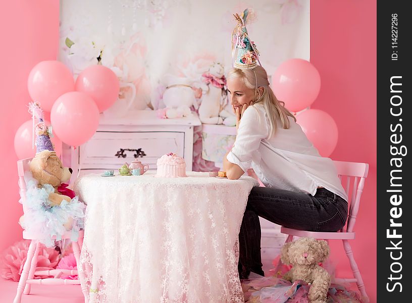 Pink, Room, Party, Cake Decorating