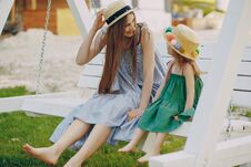 Free Mother With Daughters Stock Images - 114518574