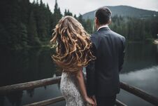 Beautiful Wedding Couple Near Lake With Perfect View Stock Photography