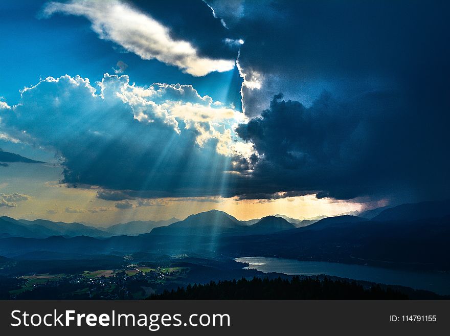 Sky, Atmosphere, Cloud, Daytime