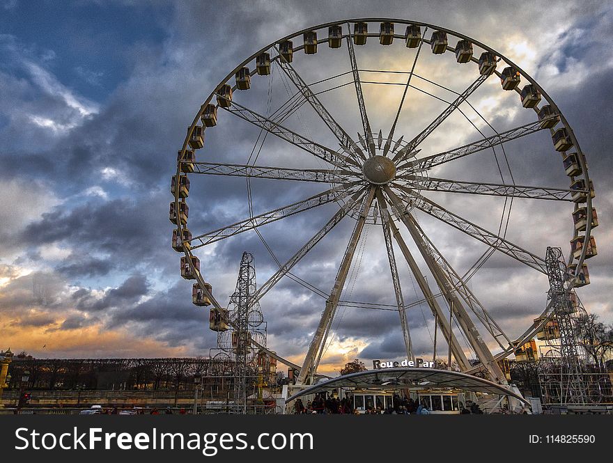 Ferris Wheel Underneath Cloudy Day