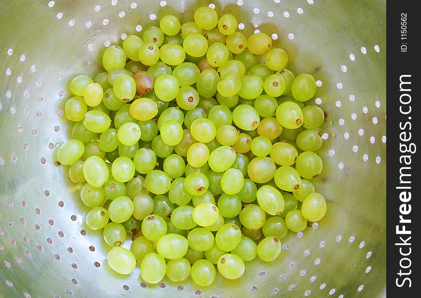 Fresh grapes in the bowl