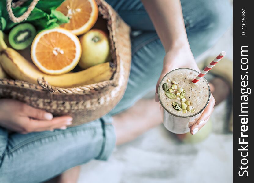 Healthy eating smoothies, the concept of detox diets and vegetarian nutrition