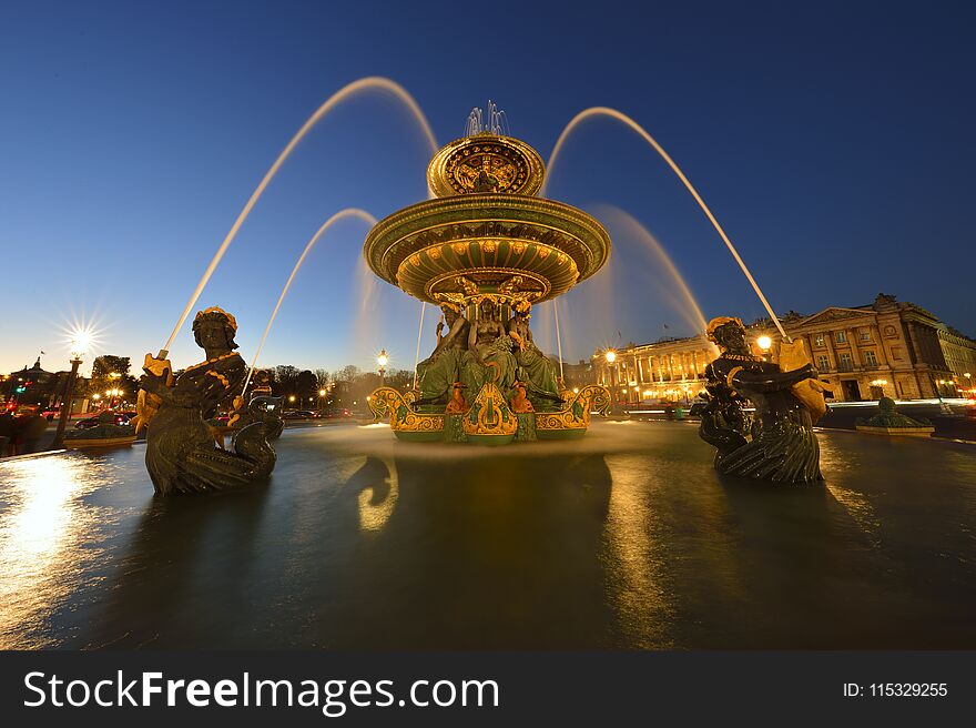 Fontaine Des Mers - Paris Place De La Concorde