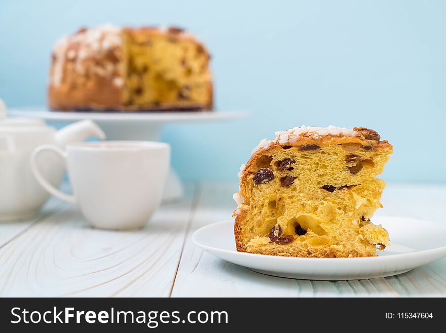 Raisin Bread Cake With Almond